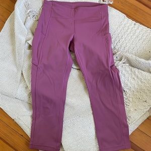 Lululemon Swift Speed Crop Tight 21” size 6 in dark pink